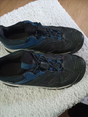 Patike za dječake vel.35 nepromočive 
