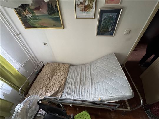 POKLANJAMO - STARI MEDICINSKI  KREVET