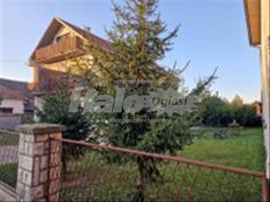 Porodična kuća u Novoj Pazovi 290+90m2