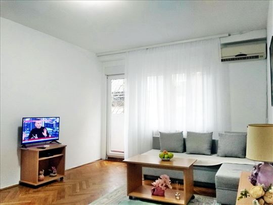 +Stari grad-Sa parkingom-VN 3571