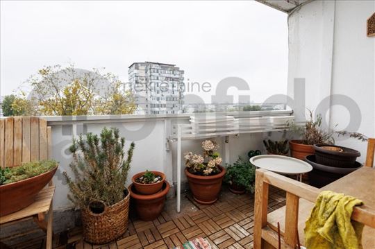 Odličan 2.5 stan kod Starog Merkatora ID#1297