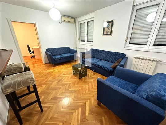 Trosoban stan u Kumodraškoj ulici