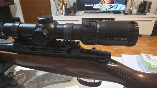 Vortex Strike Eagle 1-8x24 crvena končanica