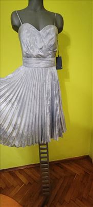 zbog zatvaranja butika prodaja 