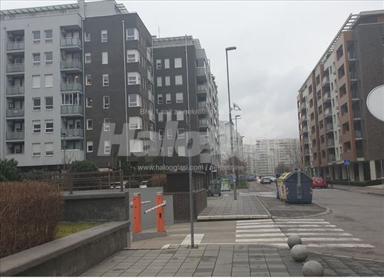 Blok 67a Savada -izdajem garazno mesto