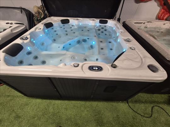 Djakuzi/ Jacuzzi/ SPA 
