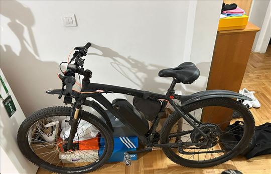 Elektricni bicikl dve baterije renta/e bike rent