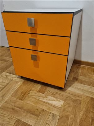 Fiokar, tri fioke, za dokumenta, na točkićima