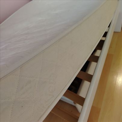 Hitno prodajem krevet 110x90 sa dušekom i ormar