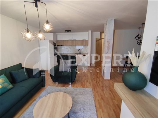 Izdaje se neuseljavan stan u blizini Čaira,70m2 na
