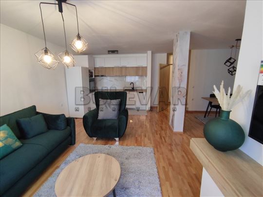 Izdaje se neuseljavan stan u blizini Čaira,70m2 na