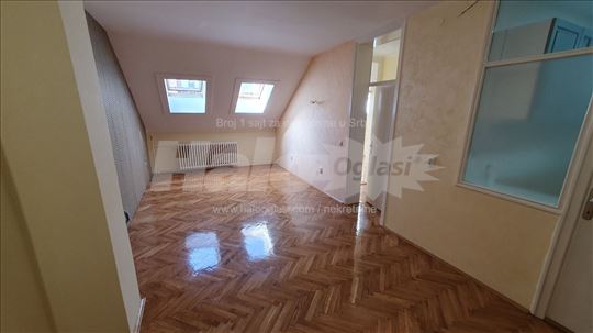Jednoiposoban stan na Grbavici komplet renoviran