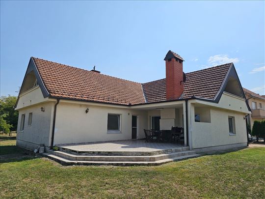 Komforna kuća + veliki plac - Mislođin (Obrenovac)