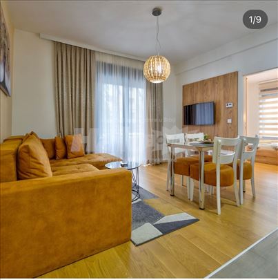 Kompletno opremljeni lux stanovi u centru Zlatibor