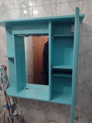 Ogledalo sa ormarićem