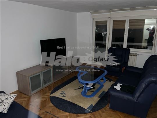 Prodaje se trosoban stan 75m2