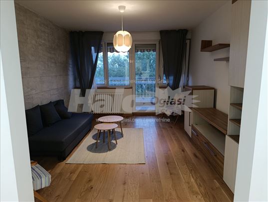 Novi Beograd, Blok 70A, dvosoban stan 