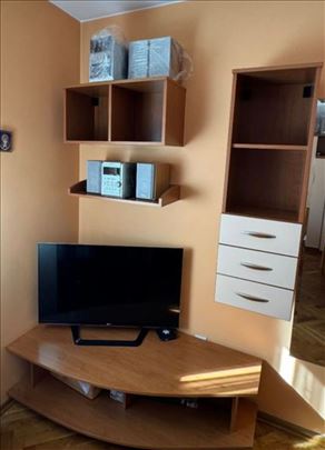 Komoda za TV i police za dnevnu sobu-bez ostecenja