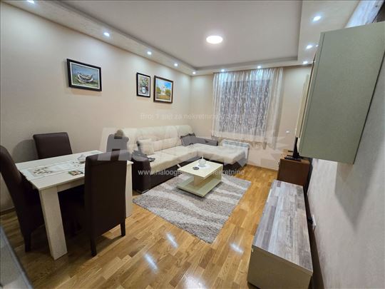 Kompletno namešten stan u novoj zgradi, Đurkovac