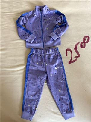 Nike trenerka 2/3 godine