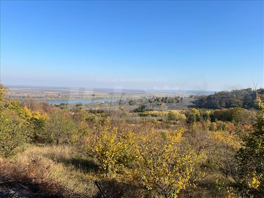 Plac sa pogledom na Dunav