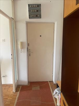 Rakovica, SKOJ , 55m2+lođa, CG, lift, 2 soban, 4/8