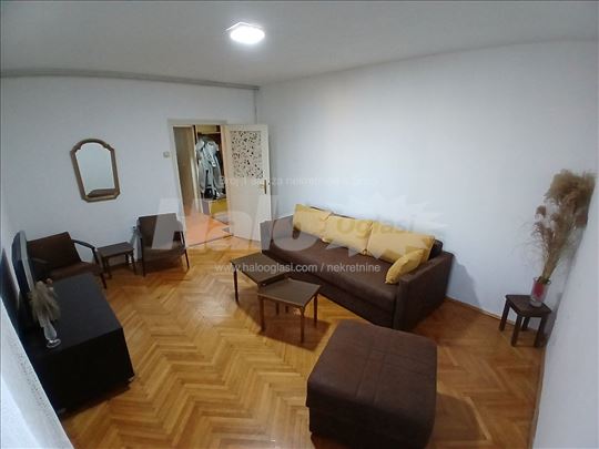 Prostran i funkcionalan stan 67m2 na top lokaciji