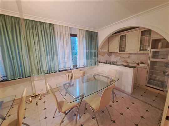 Vračar, Kalenić, Mutapova, odlična lokacija, 40m²