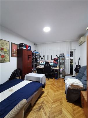 Dvosoban stan 57m² – Cara Lazara, namešten, terasa