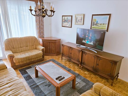 Izdaje se odličan stan kod starog Merkatora
