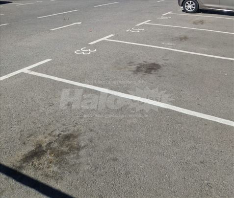 Izdajem parking mesto u Kozjačkoj ulici