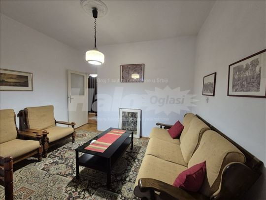 Komforan stan u mirnom delu Vozdovca