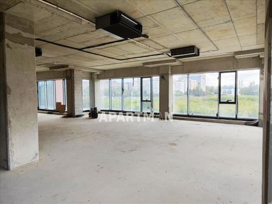 Milutina Milankovića,poslovni prostor 205m2,garaža