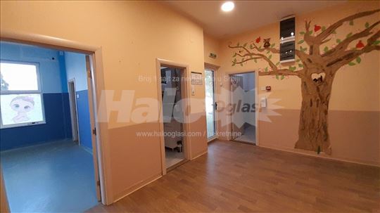 Nova Detelinara lokal plus 4 parkinga