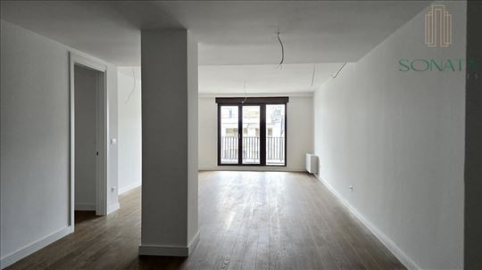 Odličan 4.0 stan od 143,79m2, Loznička