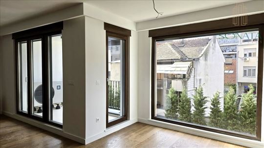 Odličan 4.0 stan od 157m2, Loznička