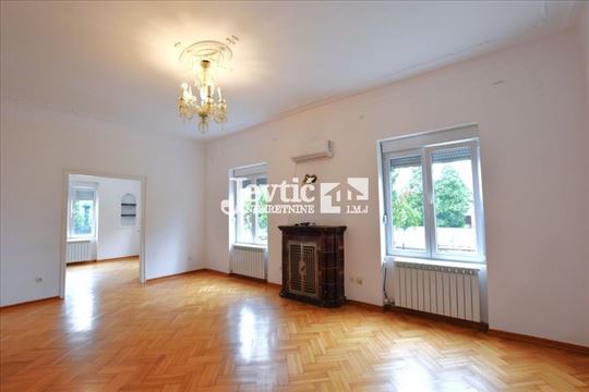 Poslovni prostor na Dedinju sa parkingom