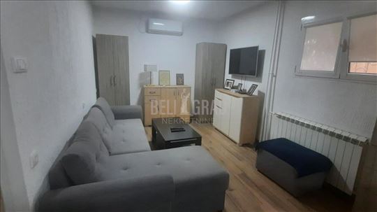 44m2 + 16m2 ostava, centar, dobra investicija