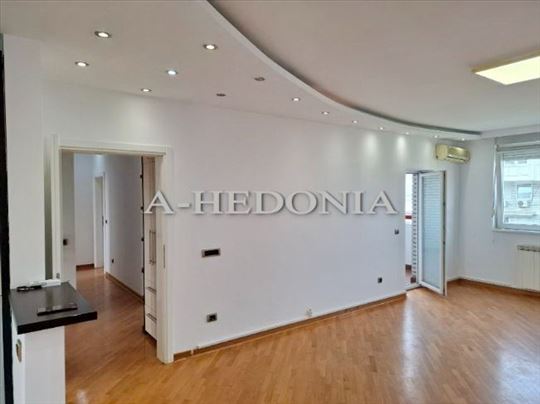 Blok 29, Arena, lux 5.0, fasadna cigla, useljiv