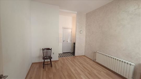 Centar Beograda, Maršala Birjuzova, uknjižen stan