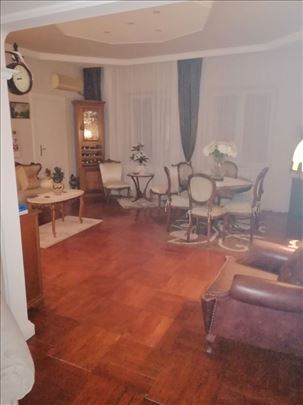 DEDINJE Mačkov kamen Salonac 4.0 115 m2, Garaža