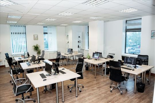 Dve kancelarije 66m2 i 47m2