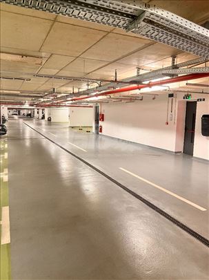 Izdajem parking mesto, Blok 65, Wellport