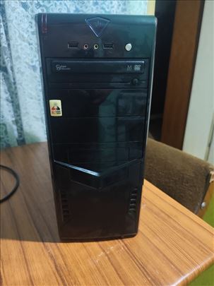Kuciste i monitor