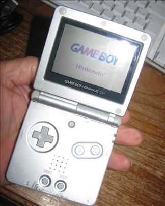 Nintendo Game Boy Advance SP
