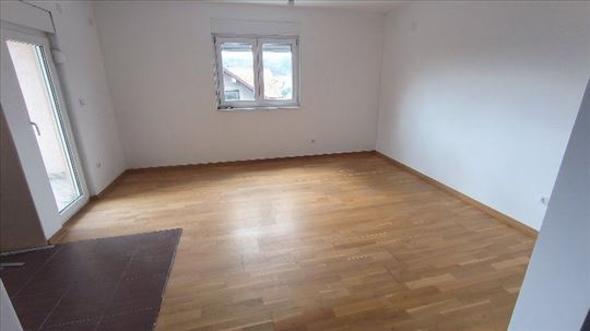 Nov stan u Kaluđerici od 52m2 + parking