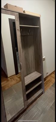 Plakar sa ogledalom slobodno od 15.11.