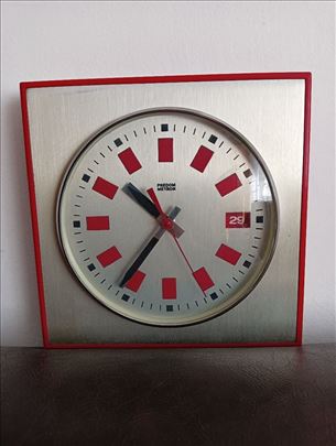 Predom-Metron zidni sat
