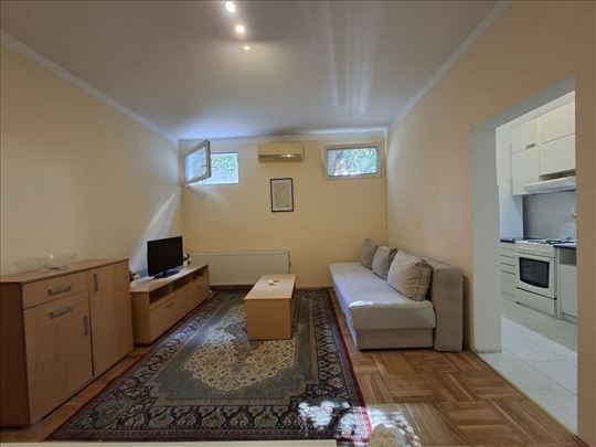 Prodaja,2.0 Renoviran Stan Na Julinom Brdu