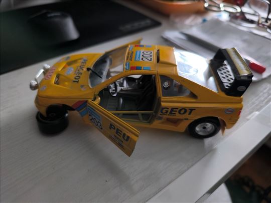 Burago Peugeot 405 Turbo 16,1:24, made in Italy.